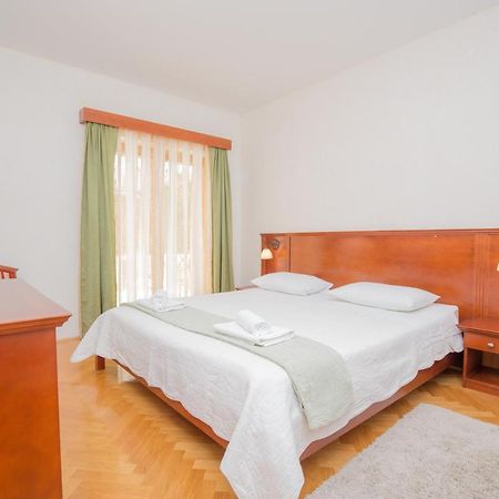 Rooms Plava Laguna Primosten Exterior photo