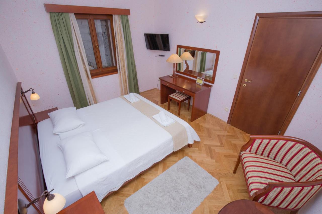 Rooms Plava Laguna Primosten Exterior photo