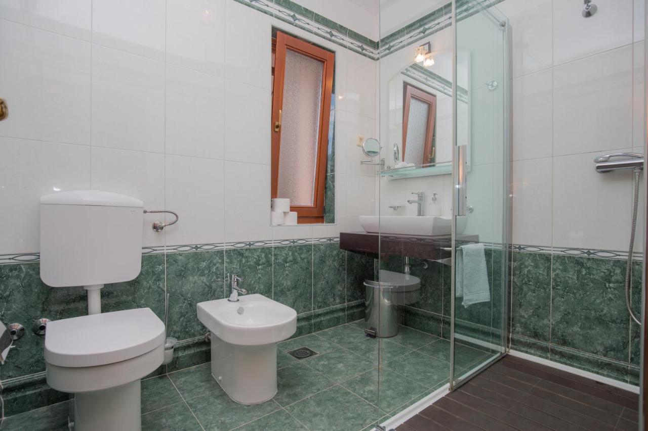 Rooms Plava Laguna Primosten Exterior photo