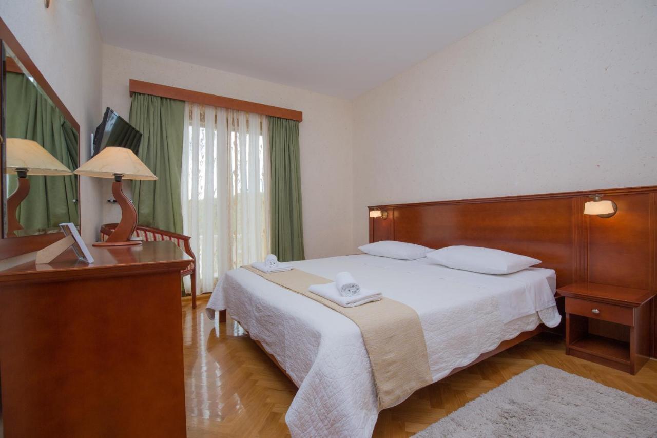 Rooms Plava Laguna Primosten Exterior photo